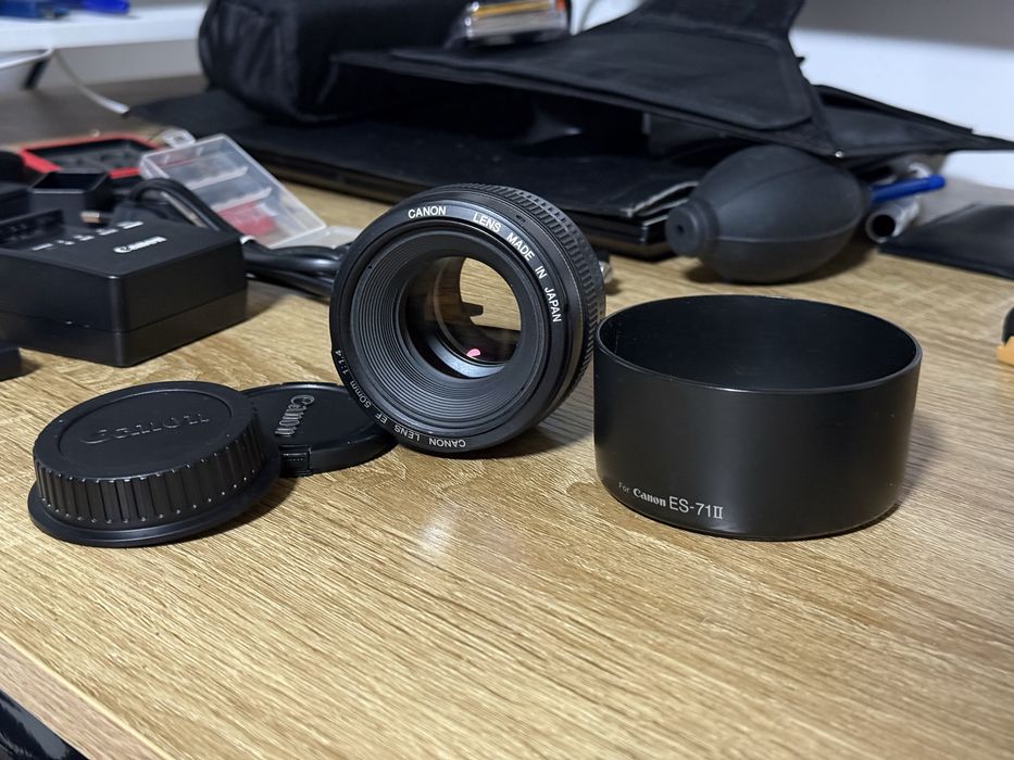 Canon EF 50mm f/1.4 USM - Ca NOU - Parasolar Inclus - Stare 10/10