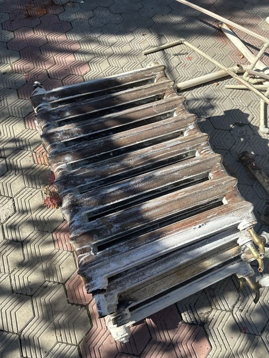 Продам 4 батареи чугунные!