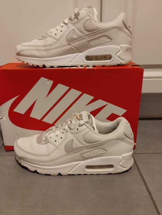 Nike Air Max 90, няколко чифта.