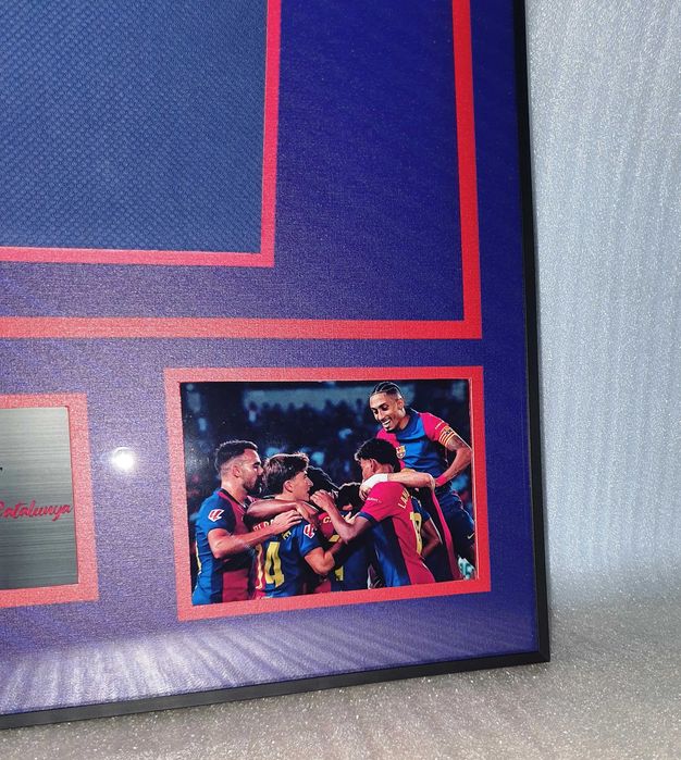 2024/25 Форма Барселоны в рамке (BarcaT-shirt in frame)в наличии 1 шт.