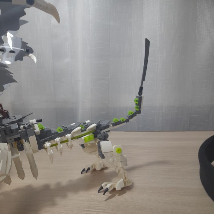 Продам дракона лего