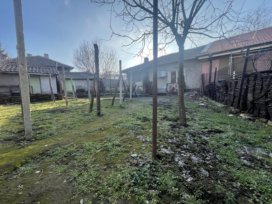 Продавам къща гр.Свищов