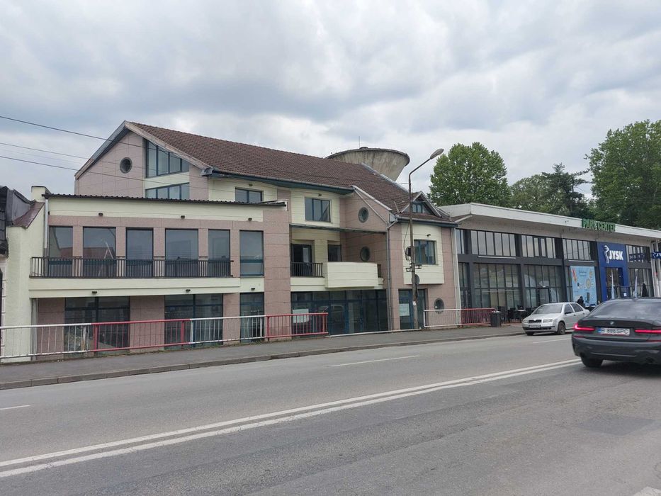 Lugoj-Privat  inchiriez spatiu comercial  ultracentrala str.K.Walisch n.4 intre parcul G.Enescu si pod beton