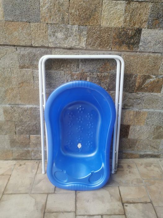 Бебешка вана за къпане със стойка