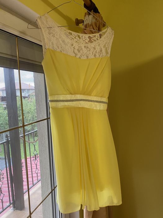 Vand rochii evenimente