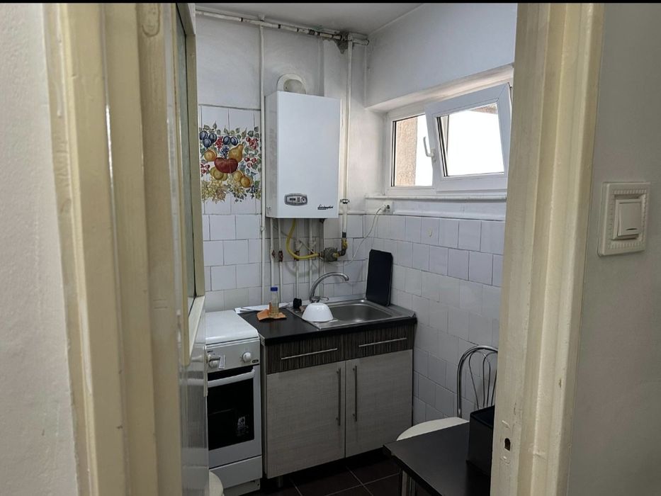 Închiriez apartament 1 camera ultracentral, etaj intermediar, langa .hotelul Grand.