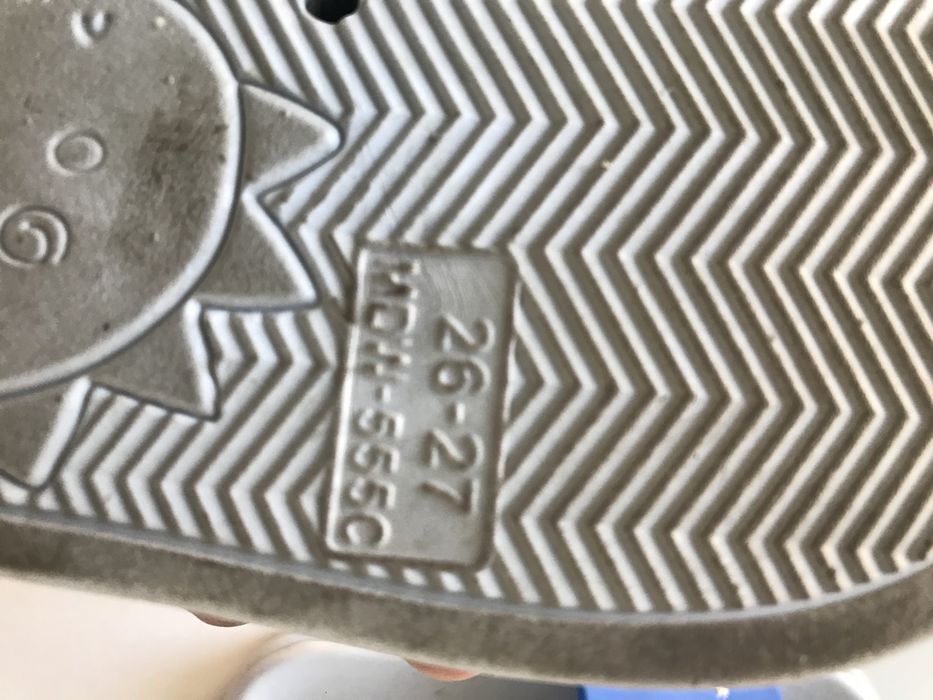 Продам детские сланцы