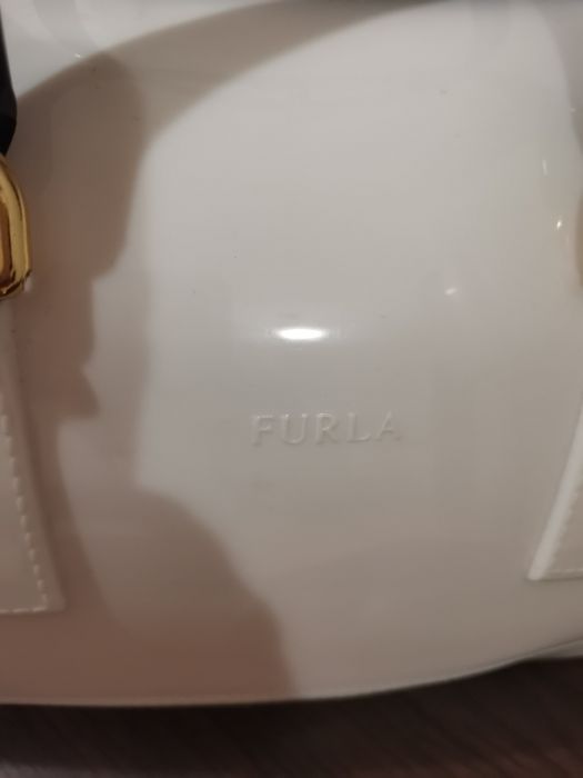 Чанта Furla еко лак бяла 60лв.