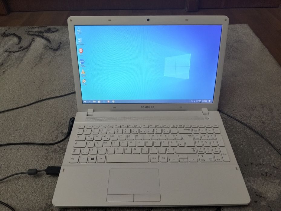 Laptop Samsung cu procesor AMD E2 perfect funcțional