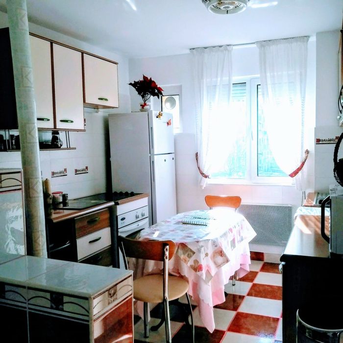 Vand apartament 2 camere zona Centrală Orșova