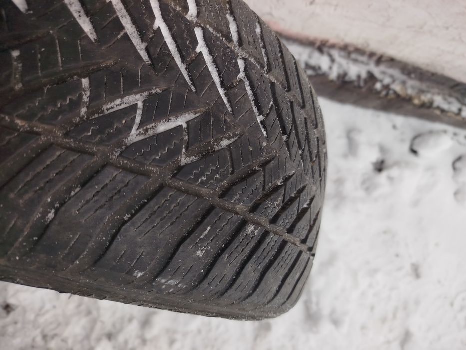 Шина зимняя 225/45/17