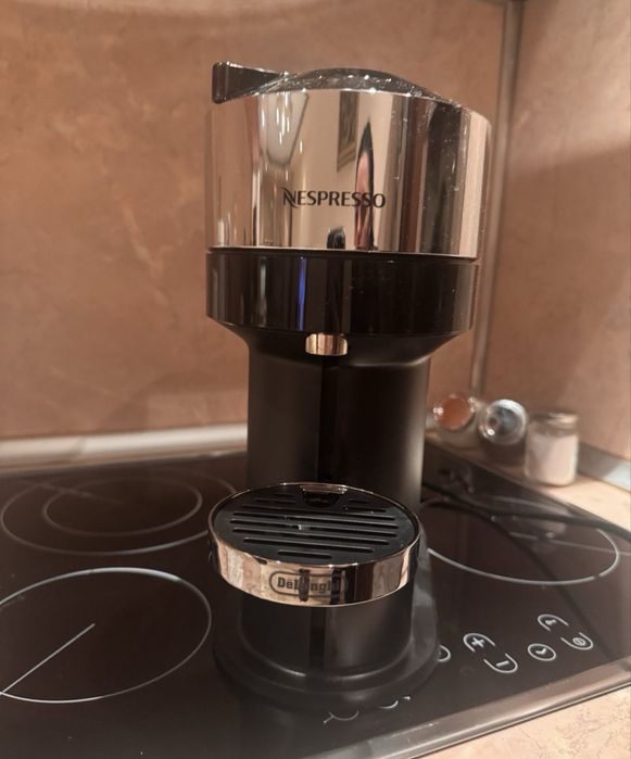 Кафемашина Nespresso by Delonghi