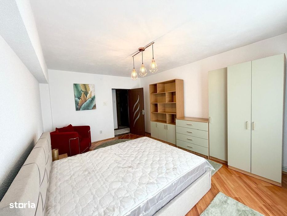 Apartament 4 camere de închiriat – 100 mp – 2 băi – zona Centrală