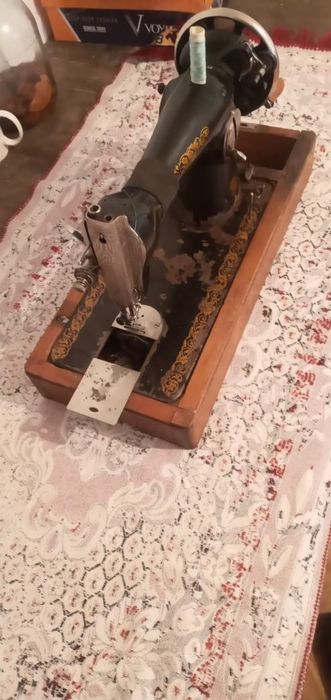 Продам ручную швейную машину