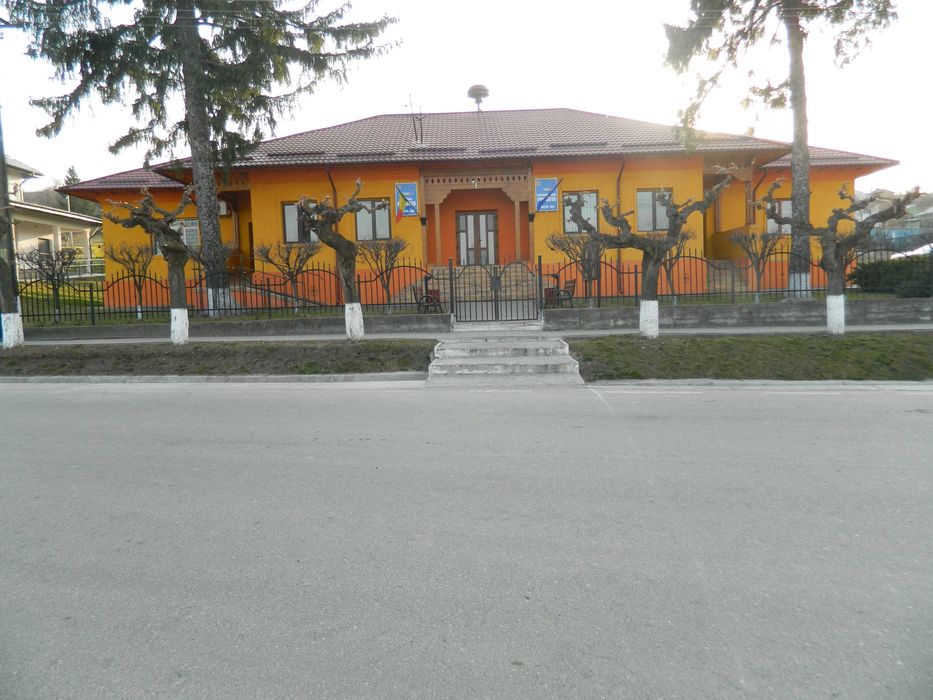Casa langa primaria Probota