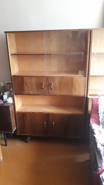 Шкафы книжные б/у