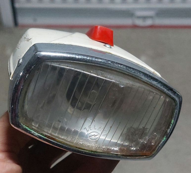 Стар фар за велосипед колело