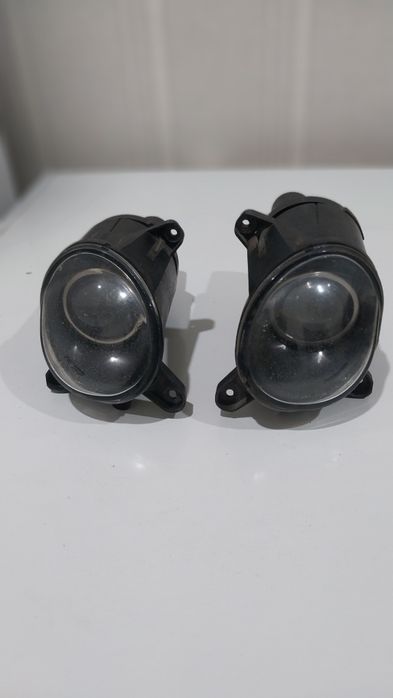 Продаётся противотуманки на автомашину вольтсваген пассатб5+