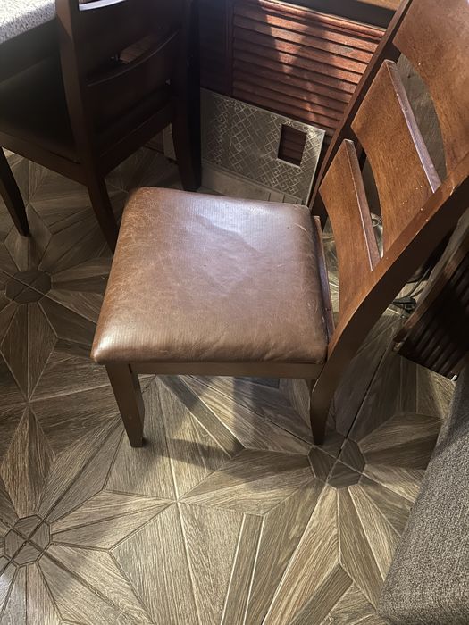 Стул  кожа Малайазия