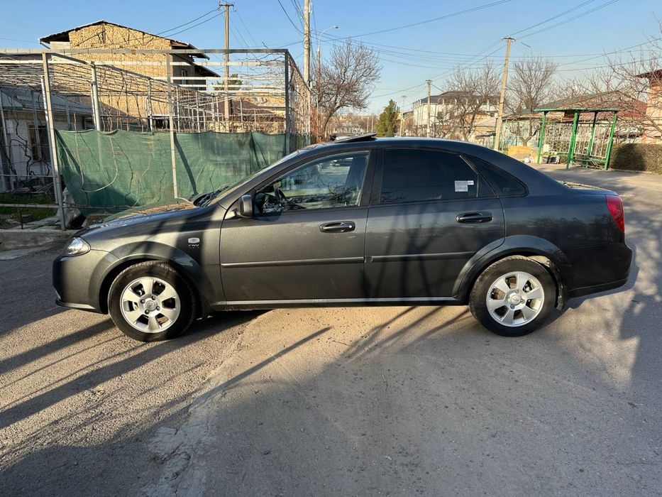 2019 Jentra sotiladi moshina xolati yaxshi. 80% joyi shumka qilingan.