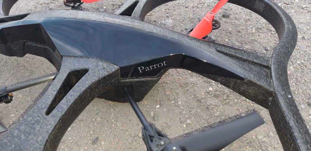 Продам квадрокоптер Parrot AR.Drone 2.0 Power Edition.