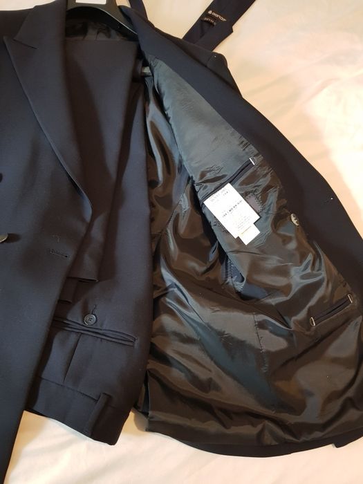 Costum nou barbați !