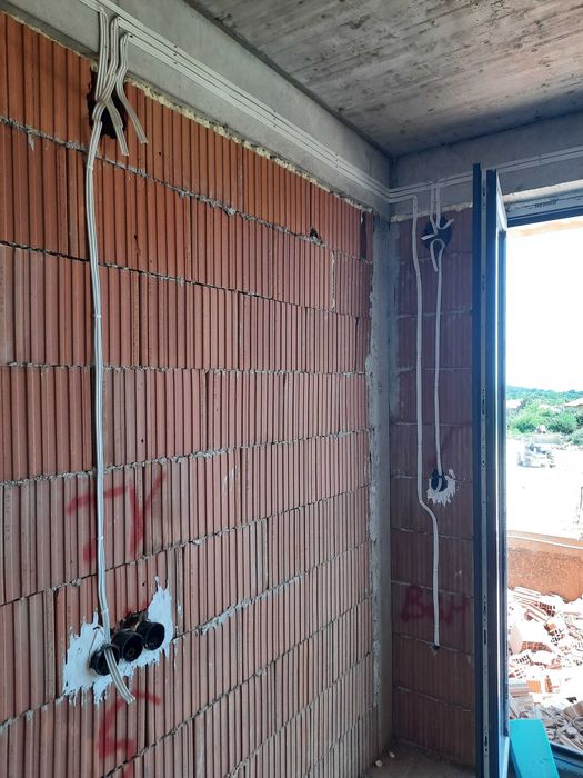 Нова електроинсталация и преустройство – къщи и апартаменти.