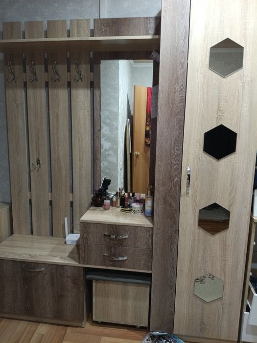 Продам прихожую, срочно!