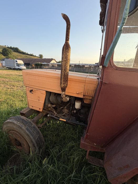 Vand tractor UTB 445