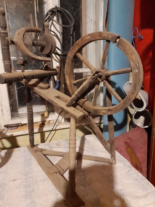 Mașină de tors mare și mică