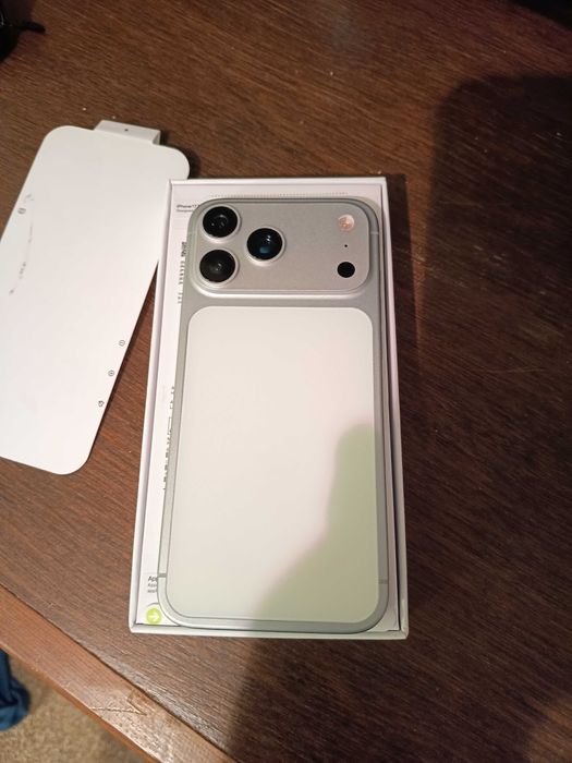 iPhone 17 pro max 1 Tb Android +Apple watch ultra 3