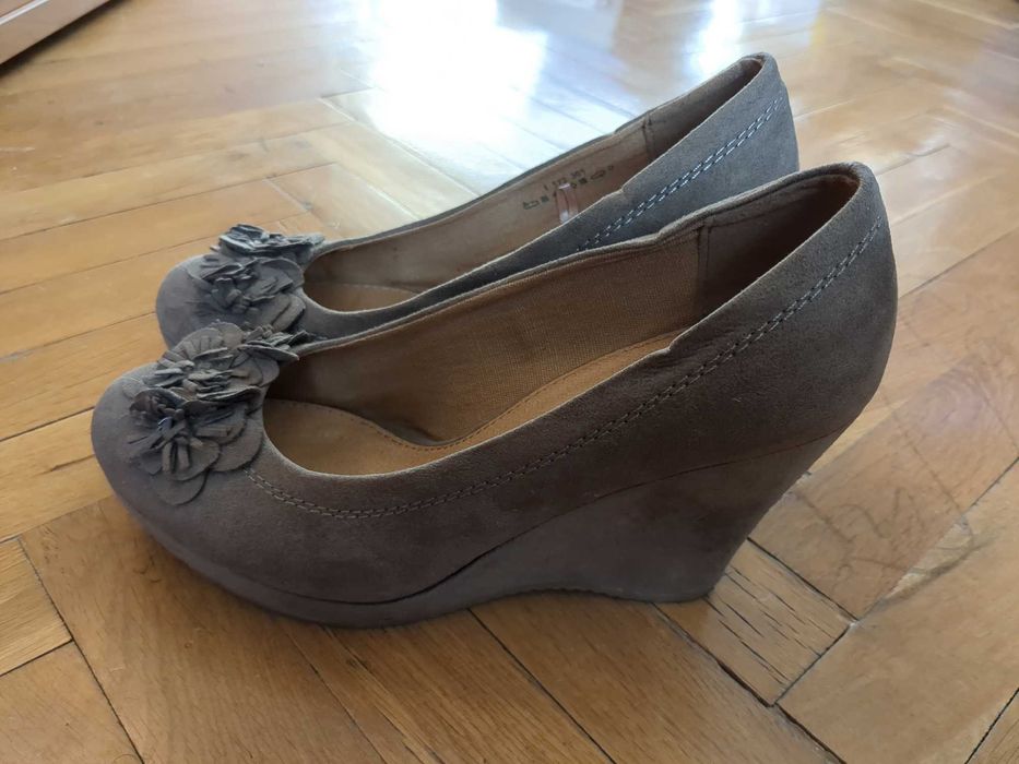 Дамски обувки много запазени