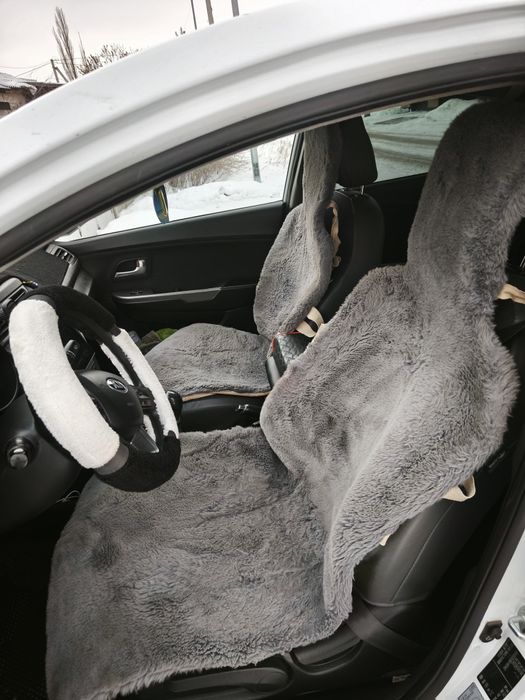 Продам меховые чехлы на авто