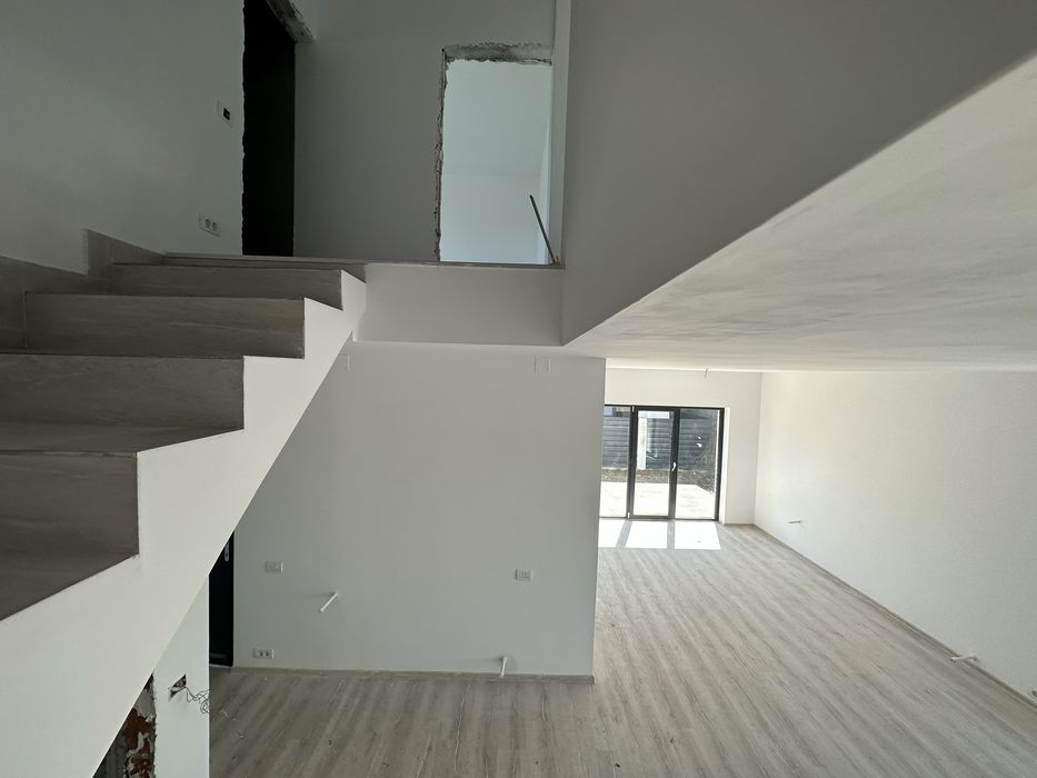 Vila tip duplex , 4 camere 126 Mp . Pantelimon Sos Cernica