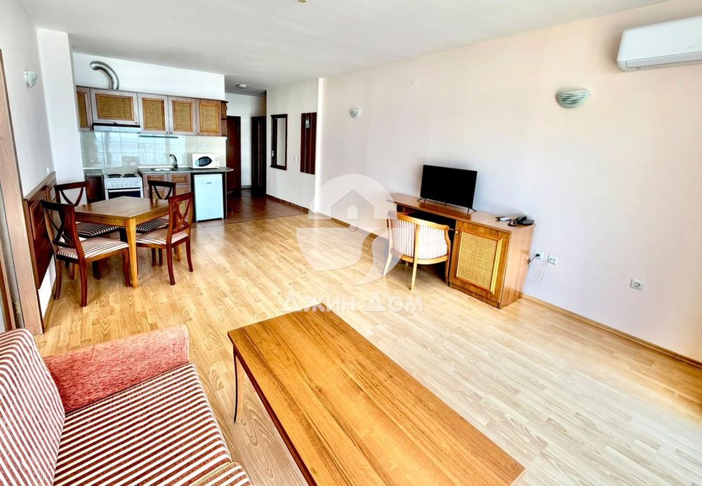 Продава се Двустаен апартамент в Свети Влас - 95 кв.м за 1050 €/кв.м - Снимка #2