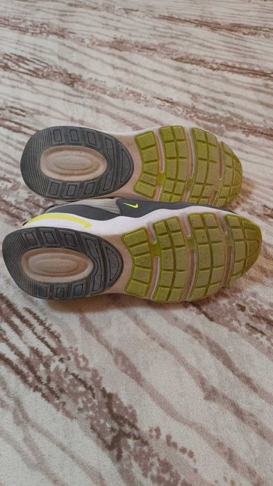 Маратонки Nike номер 38,5