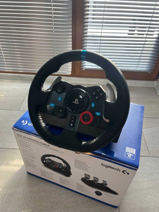 Logitech G29 + педали+скоростен лост | като нов | купен от Technopolis