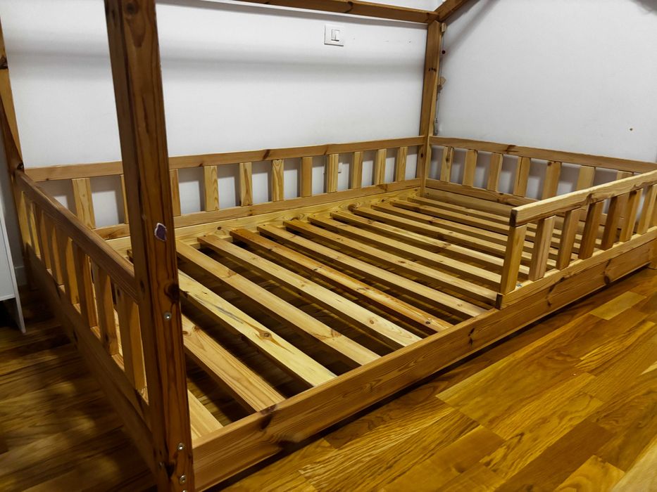 Pat de copii tip căsuța 120x200 cm + saltea inclusa!