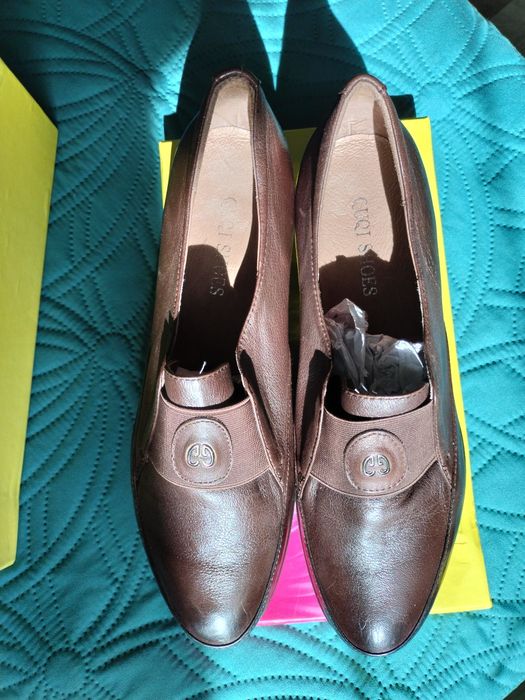 Продам туфли новые