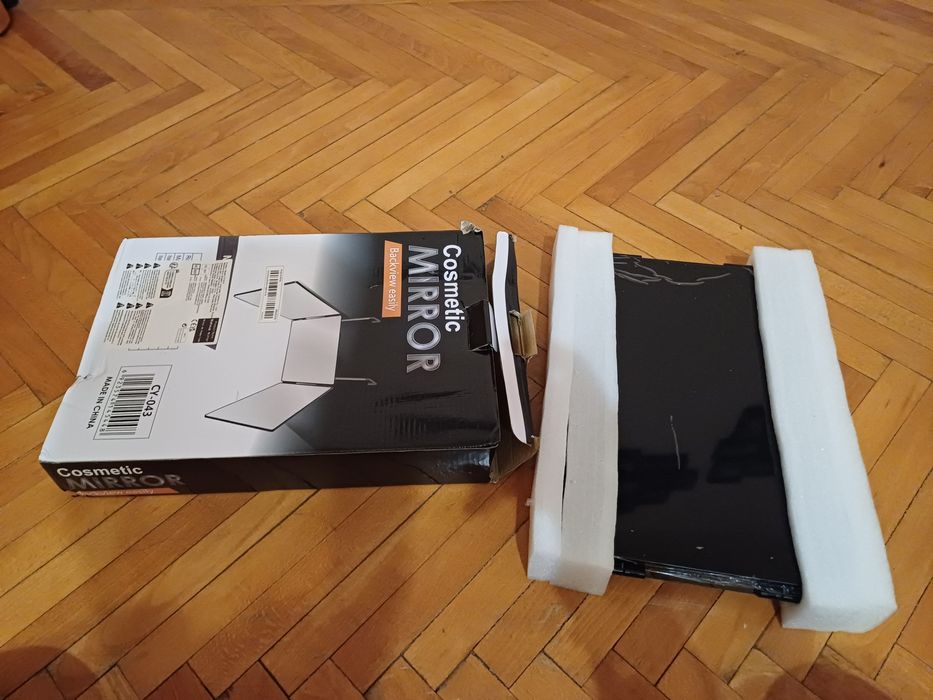 1. Oglinda pentru cosmetica, coafor personal DIY