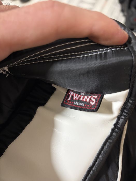 Боксови ръкавици Twins 16oz