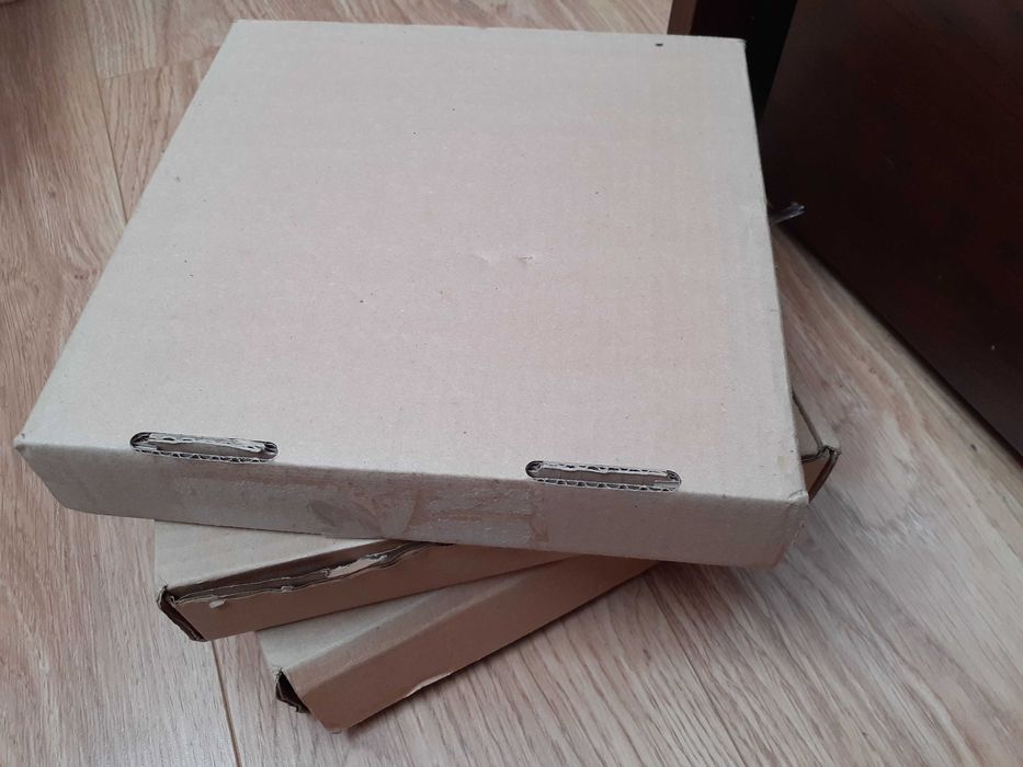 3 сувенирни порцеланови чинии