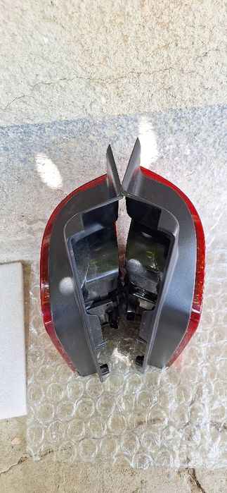 Продавам стопове за Бус VW.T5 и става  2003 г 2014г модел Facelif