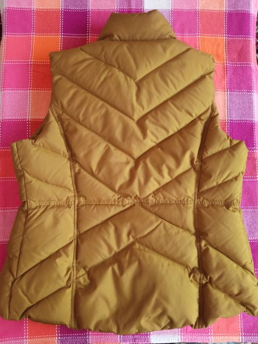 Безрукавка женская горчичного цветая