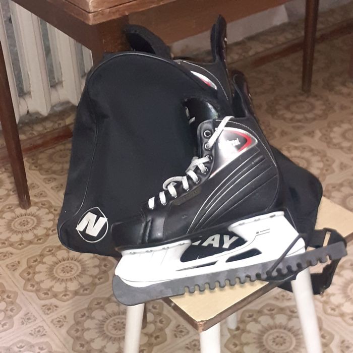 Продам коньки 39 размер