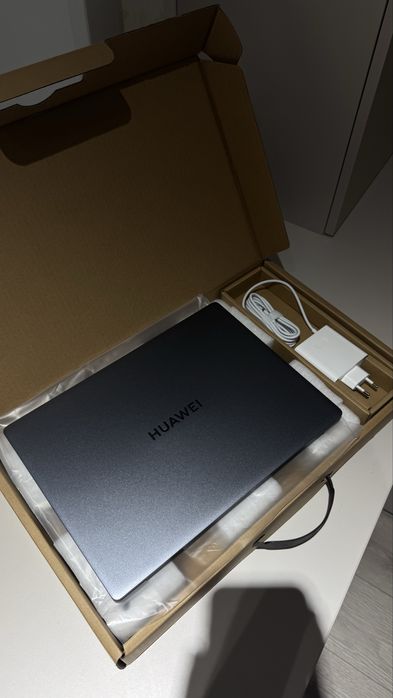 HUAWEI MateBook D14