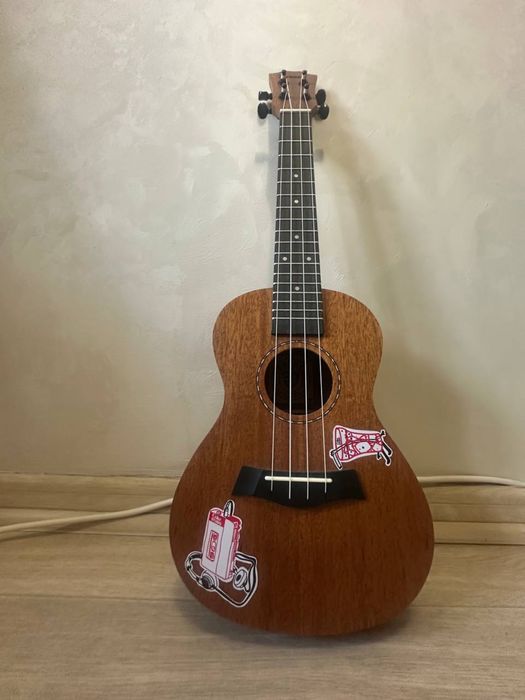 Укулеле Terence в отличном состоянии