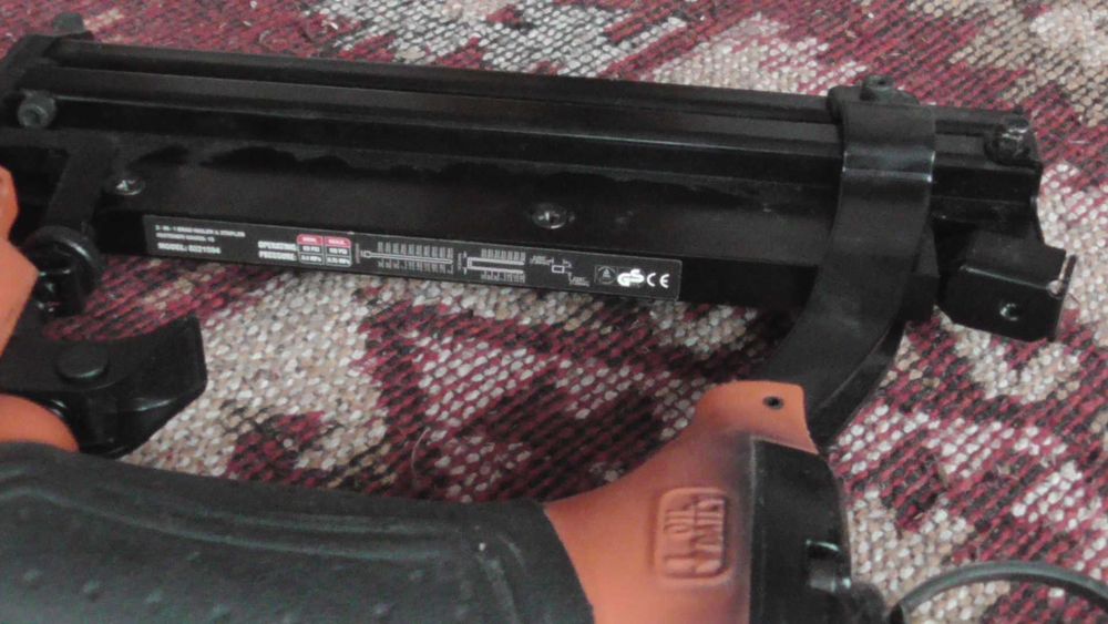 pistol capse cuie pe aer cu presiune nou nefolosit