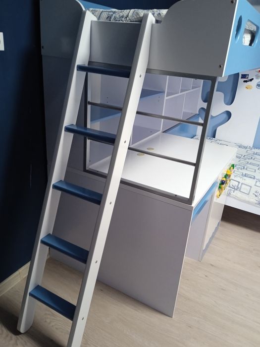 Обзавеждане за детска стая - легла, библиотека, вград. бюро, гардероб