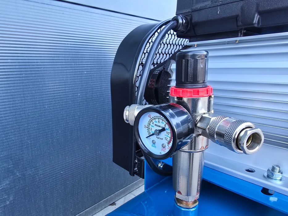 Компресор за въздух 100L TACH 4НР 3,0 кв 12,5 BARA - 480 л/м